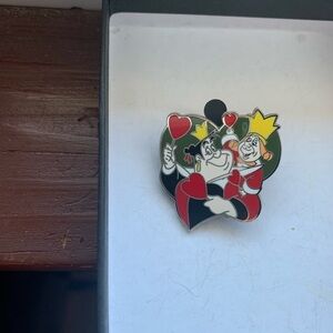 🌻 Queen and Kind of Hearts Pin